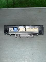 Блок управления TOYOTA COROLLA ZWE211 2ZRFXE 86741-58050 5 ракурс