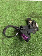 Замок крышки багажника передний TOYOTA BREVIS JCG10 64600-51030 2 ракурс