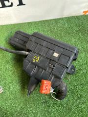 Блок предохранителей TOYOTA GAIA ACM10 82720-44050 5 ракурс