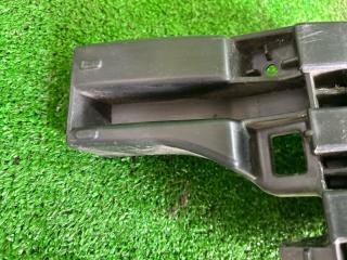 Заглушка бампера правая передняя TOYOTA VOXY ZRR75 81481-28360 4 ракурс