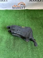 Блок предохранителей TOYOTA BREVIS JCG10 82742-51021 2 ракурс