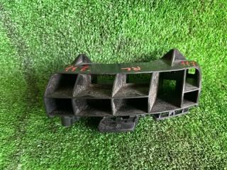 Запчасть крепление бампера заднее левое TOYOTA SIENTA