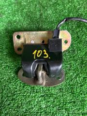 Замок крышки багажника MITSUBISHI CARISMA DA2A MR295857 1 ракурс