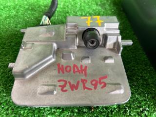 Камера переднего вида TOYOTA NOAH ZWR95 8646C-V1012 2 ракурс
