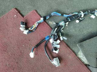 Коса двс левая TOYOTA NOAH ZWR95 2ZRFXE 82111-V1120 2 ракурс Коса двс левая TOYOTA NOAH ZWR95 2ZRFXE 82111-V1120 2 ракурс