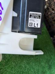 Блок предохранителей TOYOTA SIENTA MXPL15 89221-52A00 2 ракурс