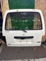 Запчасть дверь 5-я NISSAN CARAVAN