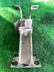 Подушка двигателя левая NISSAN CARAVAN VWMGE24 QD32 4 ракурс