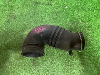 Патрубок воздушн.фильтра TOYOTA DUET M100A EJ 17882-97207 2 ракурс Патрубок воздушн.фильтра TOYOTA DUET M100A EJ 17882-97207 2 ракурс