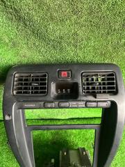 Консоль магнитофона TOYOTA HILUX SURF KDN185 3 ракурс