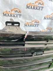 Решетка радиатора TOYOTA VOXY ZWR90 53102-V1020   53111-V1040 4 ракурс