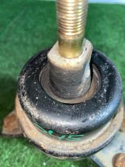 Подушка двигателя задняя TOYOTA HARRIER MCU10 1MZFE 3 ракурс