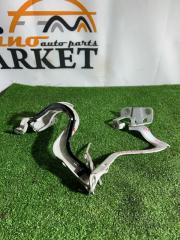 Петля капота передняя TOYOTA VELLFIRE AGH30 1 ракурс Петля капота передняя TOYOTA VELLFIRE AGH30 1 ракурс