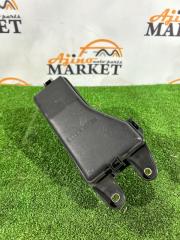 Блок предохранителей TOYOTA PROGRES JCG10 82730-51010 2 ракурс