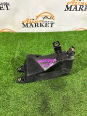 Блок предохранителей TOYOTA PROGRES JCG10 82730-51010 3 ракурс