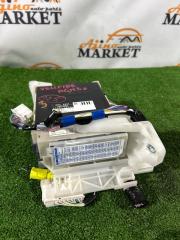 Блок предохранителей TOYOTA VELLFIRE AGH30 82730-58150 3 ракурс