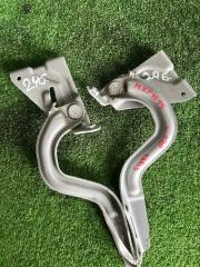 Петля капота TOYOTA YARIS MXPH10 53420-K0040 1 ракурс Петля капота TOYOTA YARIS MXPH10 53420-K0040 1 ракурс
