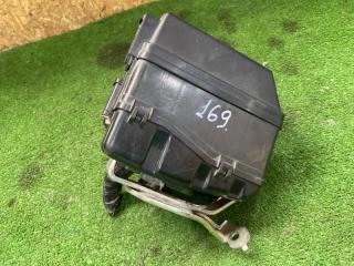 Блок предохранителей TOYOTA PASSO M710A 1KRFE 82111-B1G40 3 ракурс