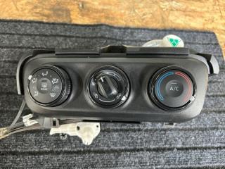 Блок управления климат-контролем TOYOTA YARIS MXPA15 55906-K0010 2 ракурс