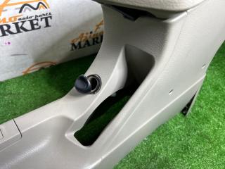 Бардачок между сиденьями TOYOTA BELTA SCP92 4 ракурс Бардачок между сиденьями TOYOTA BELTA SCP92 4 ракурс