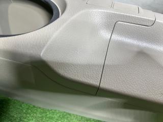 Бардачок между сиденьями TOYOTA BELTA SCP92 5 ракурс Бардачок между сиденьями TOYOTA BELTA SCP92 5 ракурс