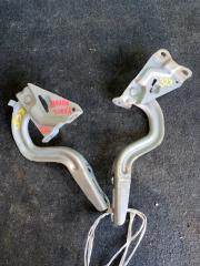 Петля капота TOYOTA YARIS MXPA15 53420-K0040 1 ракурс Петля капота TOYOTA YARIS MXPA15 53420-K0040 1 ракурс