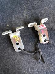 Петля дверная правая передняя TOYOTA COROLLA CE105 68730-12090 1 ракурс