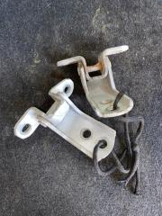 Петля дверная правая передняя TOYOTA COROLLA CE105 68730-12090 2 ракурс