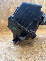 Корпус воздушного фильтра TOYOTA YARIS CROSS MXPJ15 17700-15400 3 ракурс
