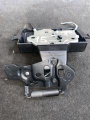 Замок крышки багажника TOYOTA SAI AZK10 3 ракурс