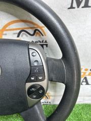 Руль TOYOTA PRIUS NHW20 4 ракурс Руль TOYOTA PRIUS NHW20 4 ракурс