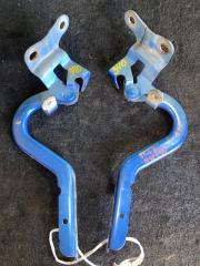 Петля капота TOYOTA VITZ NSP130 53420-52330 1 ракурс Петля капота TOYOTA VITZ NSP130 53420-52330 1 ракурс
