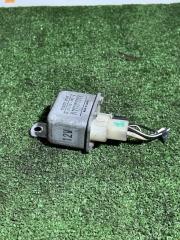 Реле стартера TOYOTA HIACE LH80 2L 28300-48010 4 ракурс Реле стартера TOYOTA HIACE LH80 2L 28300-48010 4 ракурс
