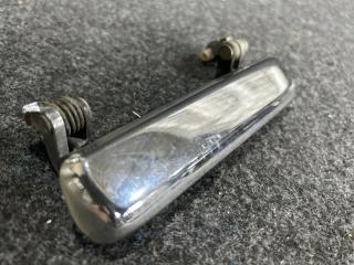 Ручка двери левая задняя NISSAN SAFARI WRGY60 3 ракурс Ручка двери левая задняя NISSAN SAFARI WRGY60 3 ракурс