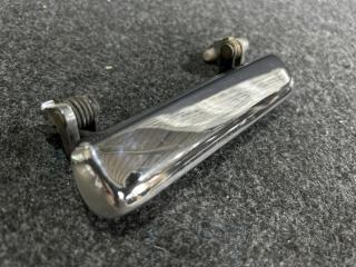 Ручка двери левая передняя NISSAN SAFARI WRGY60 2 ракурс Ручка двери левая передняя NISSAN SAFARI WRGY60 2 ракурс