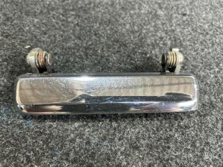 Ручка двери правая задняя NISSAN SAFARI WRGY60 1 ракурс Ручка двери правая задняя NISSAN SAFARI WRGY60 1 ракурс