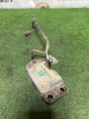 Замок 5-й двери задний TOYOTA MASTER ACE CR28 69350-28030 4 ракурс