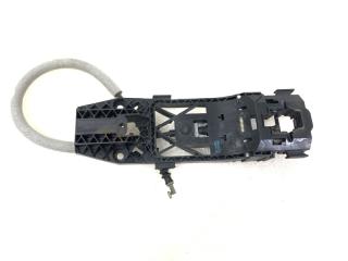 Фото запчасти кронштейн ручки двери задний левый Volkswagen Golf 2010 Б/У запчасть Запчасть кронштейн ручки двери задний левый Volkswagen Golf 2010