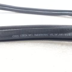 Уплотнитель проема двери передний правый Audi А4 2017