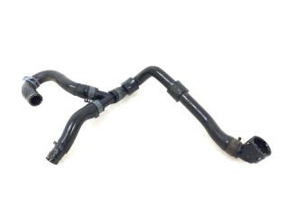 Фото запчасти патрубок системы охлаждения Volkswagen Passat 2018 Б/У запчасть Запчасть патрубок системы охлаждения Volkswagen Passat 2018