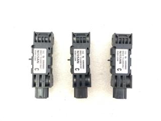 Фото запчасти датчик удара передний Infiniti M37 2012 Б/У запчасть Запчасть датчик удара передний Infiniti M37 2012