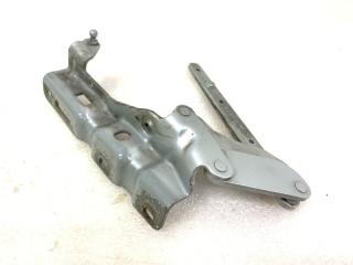 Фото запчасти петля капота правая Mercedes-Benz C180 2001 Б/У запчасть Запчасть петля капота правая Mercedes-Benz C180 2001