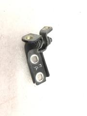 Запчасть петля двери верхняя правая Cadillac CTS 2012