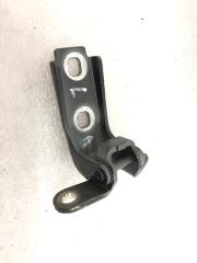 Запчасть петля двери верхняя левая Cadillac CTS 2012