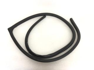 Уплотнитель проема двери задний левый Nissan Primera 2002