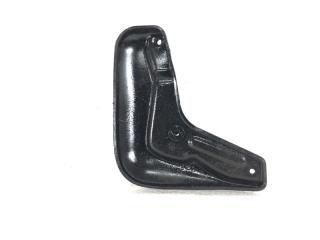 Брызговик передний правый Volkswagen Transporter 2009