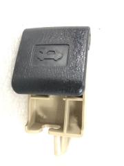 Запчасть ручка открывания багажника бака Toyota Camry 2021