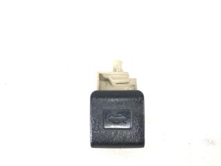 Фото запчасти ручка открывания капота Toyota Land Cruiser 2010 Б/У запчасть Запчасть ручка открывания капота Toyota Land Cruiser 2010