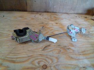 Запчасть замок дверной передний правый Nissan Pulsar 1997