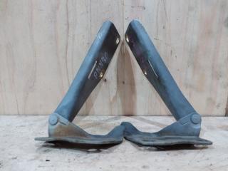 Запчасть петля капота Nissan Rnessa 2000